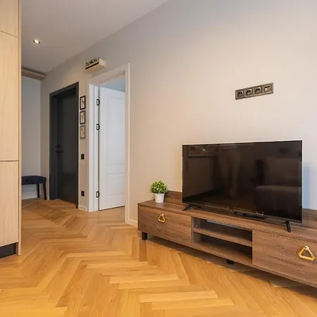 Apartament Brand New 1br In Center *