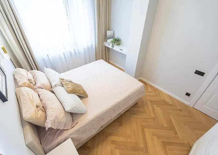 Brand New 1br In Center Апартаменты