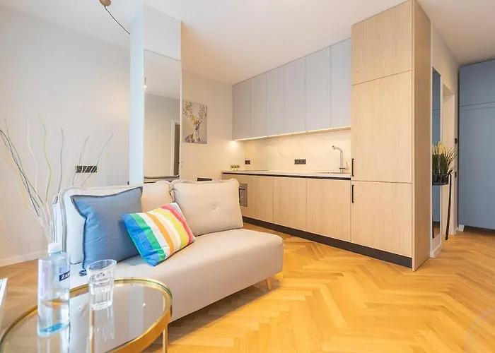 Brand New 1br In Center