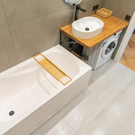 Lägenhet Brand New 1br In Center *