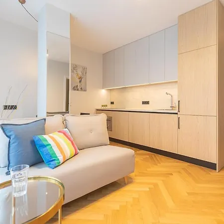 Brand New 1br In Center